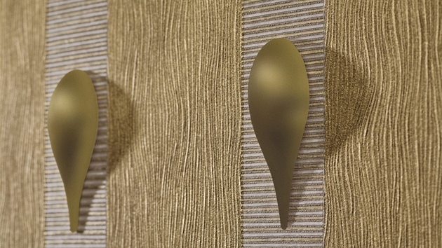 Tapety z kolekce Vision od Luigi Colaniho pro rodinnou firmu Marburg - plastick detaily pipomnaj porcelnov dekorace Daniela Pire.
