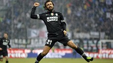 VZDUNÁ OSLAVA. Andrea Pirlo z Juventusu jásá po své tref na hiti Parmy.