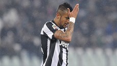 TO JE BLÁZEN. Arturo Vidal, chilský záloník Juventusu, se v zápase italské