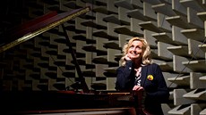 Ředitelka a jednatelka hradeckého výrobce hudebních nástrojů Zuzana Ceralová Ředitelka a jednatelka hradeckého výrobce hudebních nástrojů Zuzana Ceralová