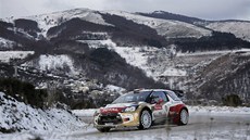 Sébastien Loeb a jeho citroen na trati Rallye Monte Carlo. Sébastien Loeb a jeho citroen na trati Rallye Monte Carlo.