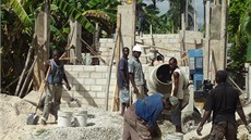 Haiané pracují na stavb jedné ze kol. 