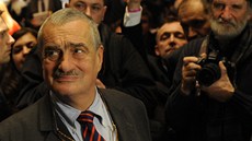 Karel Schwarzenberg postoupil do druhého kola spolu s Milošem Zemanem. Podle Karel Schwarzenberg postoupil do druhého kola spolu s Milošem Zemanem. Podle
