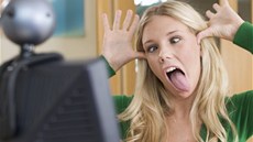 Pozor na špehující webkamerky. Pozor na špehující webkamerky.