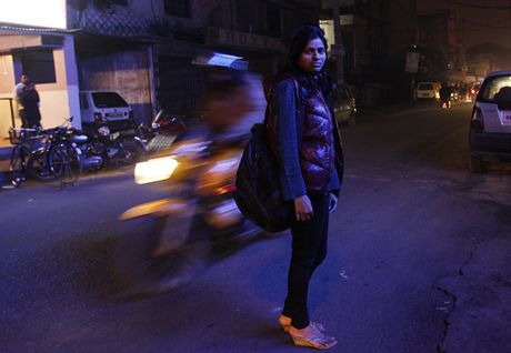 Indická dívka v ulicích Dillí