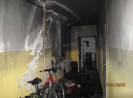 Pi poáru v ubytovn v ulici Na Sklárn zasahovaly tyi jednotky hasi. Ilustraní snímek