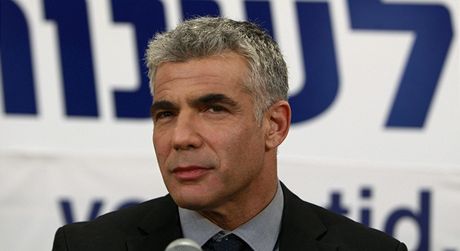 Charismatický Jair Lapid by se mohl v nové izraelské vlád stát ministrem
