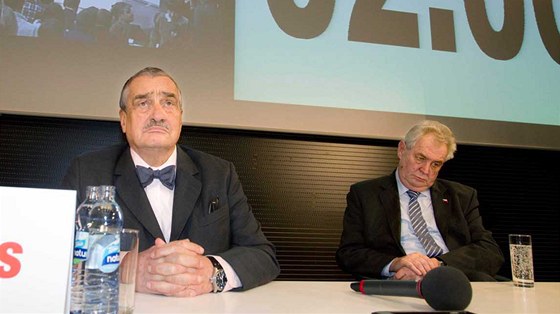 Karel Schwarzenberg a Milo Zeman pi debat prezidentských kandidát iDNES.cz...