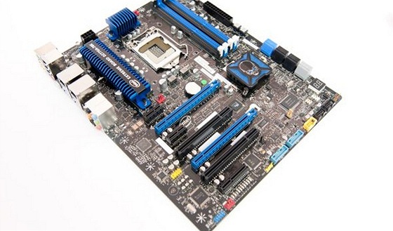 Motherboard (základní deska) od Intelu