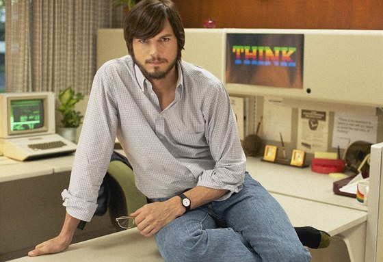 Ashton Kutcher jako Steve Jobs