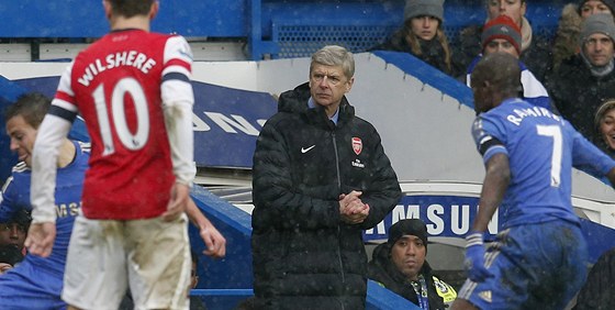 NESPOKOJENÝ KOU. Arsene Wenger, trenér Arsenalu, po prohraném derby s Chelsea