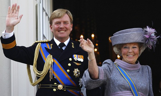 Nizozemská královna Beatrix se svým synem Willemem-Alexanderem.