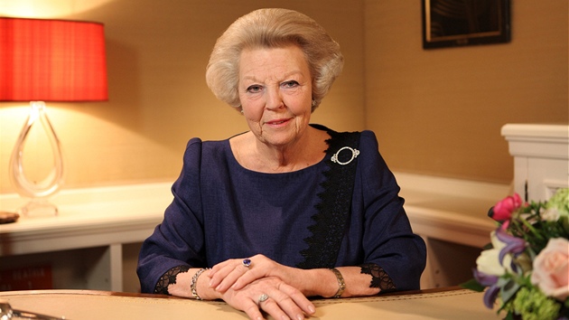 Nizozemsk krlovna Beatrix pron projev, ve kterm oznmila svou rezignaci (28. ledna 2013).