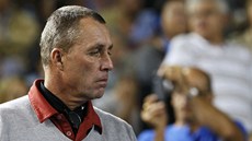 PÍSNÝ DOHLED. Ivan Lendl sleduje semifinále Australian Open mezi svým