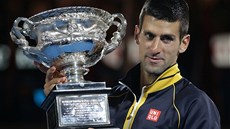 JE MOJE. Trojnásobný ampion Australian Open Novak Djokovi. 