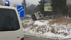 V aut bylo devt lidí, z toho osm dívek ve vku kolem trnácti let.