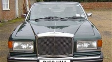 John Cleese prodává své auto Bentley Eight z roku 1987.