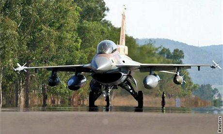 Izraelská F-16 po návratu z mise. Ilustraní foto