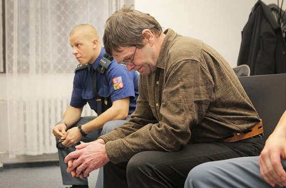Bohuslav eháek dostal u soudu za pepadení dvou seniorek patnáct let vzení. 