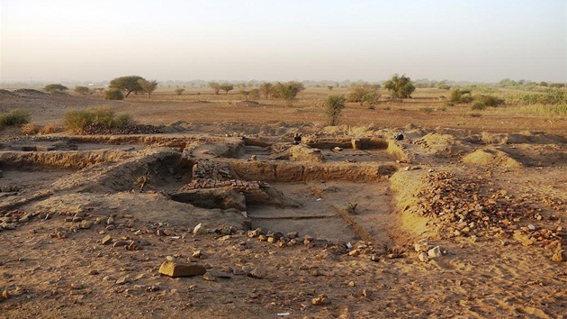 Kdy archeologov na podzim do Wad Ben Naga pijeli, ekalo je osmatyicet stup ve stnu. Ped Vnocemi jeli dom a bylo u jen pjemnch ptaticet.