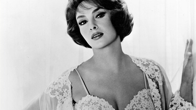 Gina Lollobrigida byla sex symbolem 50. a 60. let.