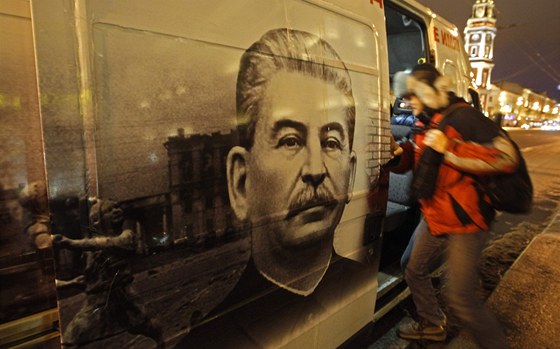 Jaký odkaz zanechal Josif Stalin v dnené ruské spolenosti?