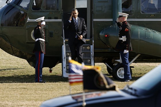 Americký prezident Barack Obama po pistání v Annapolis; Maryland, 6. února 2013