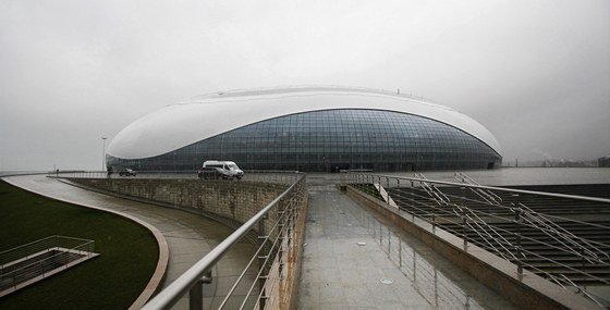 KDO TAM BUDE HRÁT? Hala Baloj ice dome v Soi by pítí rok mla hostit hvzdy z NHL na olympijském turnaji. K dohod vak stále nedolo.