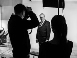 Známý fotograf prozradil, e Zeman do práce na svém portrétu vbec nezasahoval. 