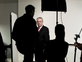 Milo Zeman pózoval známému fotografovi Herbertu Slavíkovi. Vznikla tak série...