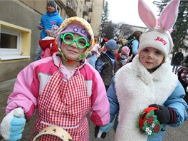 Kdy prvod vyrazil do ulic, sklízely dti potlesk a úsmvy kolemjdoucích.