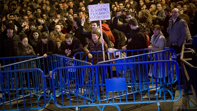 Protesty proti korupn afe premira Rajoye v ulicch Madridu (31. ledna 2013)