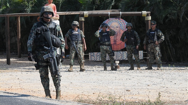 Mexit vojci v letovisku Acapulco (5. nora 2013)