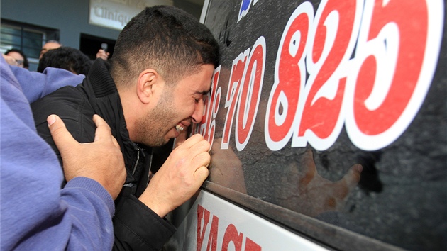 Tunisan oplakvaj vznamnho opozinho politika ukr Bilajda (6. nora 2013) 