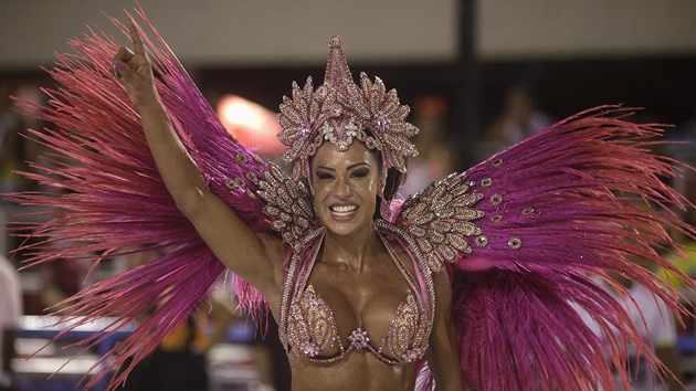 V Riu zaaly karnevalov slavnosti. Uitelky samby maj pln ruce prce.