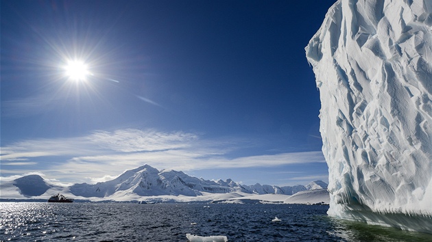 Slunen den v Antarktid