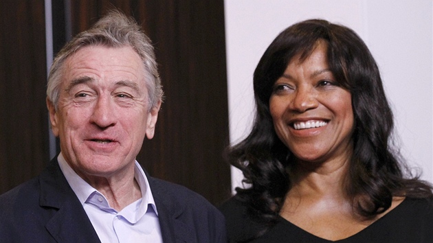 Robert De Niro a jeho manelka Grace Hightowerov (4. nora 2013)