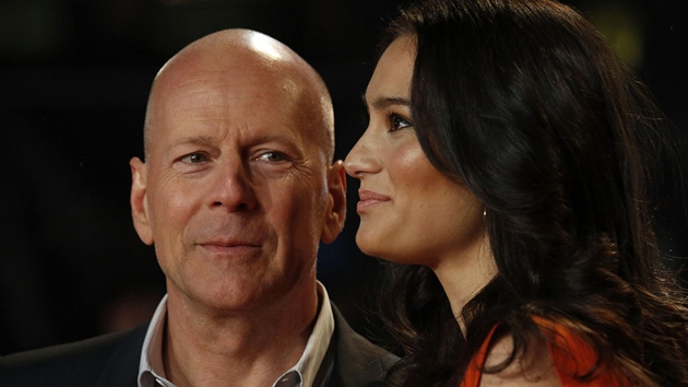 Bruce Willis a jeho manelka Emma Hemingov (7. nora 2013)