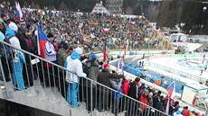 DRAMATA NEJEN NA STELNICI. Mistrovství svta v biatlonu si vyslouilo velkou chválu sportovních fanouk.