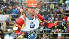 Zdenk Vítek na trati sprintu biatlonist pi mistrovství svta v Novém Mst