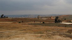 Baterie amerických stel Patriot nad tureckým mstem Gaziantep