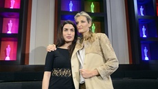 Hosté Plesu v Opeře 2013: herečka Tonia Sotiropoulou a patronka Nadace Terezy... Hosté Plesu v Opeře 2013: herečka Tonia Sotiropoulou a patronka Nadace Terezy...
