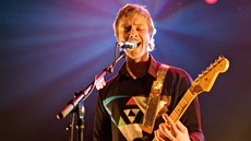 Paul Banks při vystoupení 25. ledna 2013 v Londýně Paul Banks při vystoupení 25. ledna 2013 v Londýně