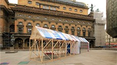 Sauna se u dvakrát objevila na piazzet Národního divadla.