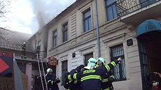 V hotelu Kazín v Černošicích znovu hořelo (8. února 2013). V hotelu Kazín v Černošicích znovu hořelo (8. února 2013).
