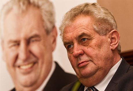 Budoucí prezident Milo Zeman na krajské konferenci Zemanovc v pardubickém