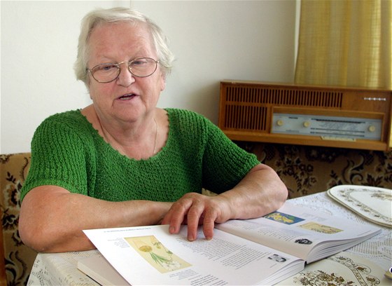 Marta Mikulová, rozená Fröhlichová, mla v Terezín na pokoji 28 pezdívku Frma.