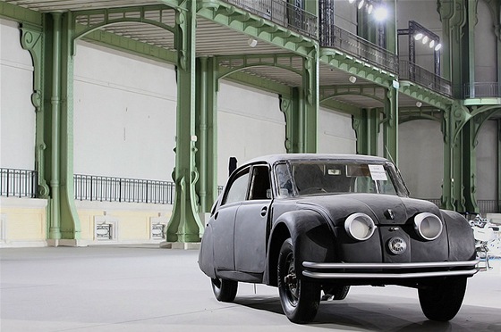 Tatra 77 na aukci spolenosti Bonhams v Paíi v roce 2013