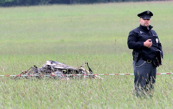 Kusy zíceného stroje nali policisté na mnoha místech v poli u eských