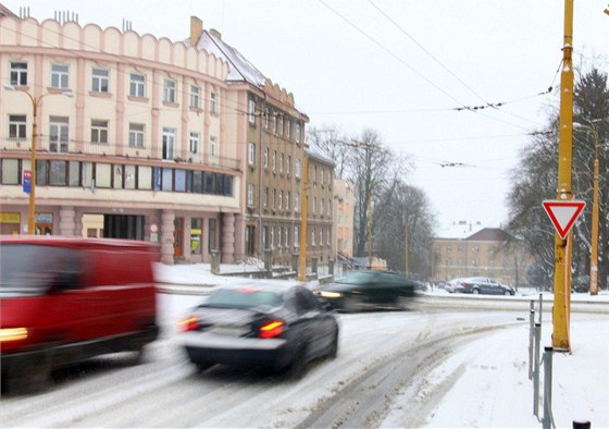 Provoz na kiovatce ulic Fritzova a Legioná budou ídit semafory. 